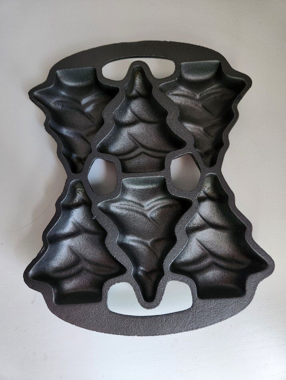 Vintage 1991 • John Wright • Cast Iron Christmas Tree Mold Pan Cornbread • USA